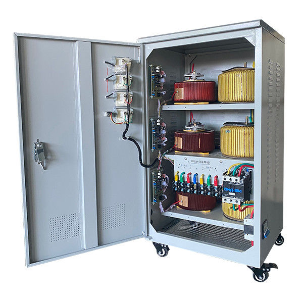 SGZ-30KVA เลเซอร์เซอร์โวมอเตอร์ความแม่นยำสูงสามเฟสประเภทตัวปรับแรงดันไฟฟ้ากระแสสลับโลหะ